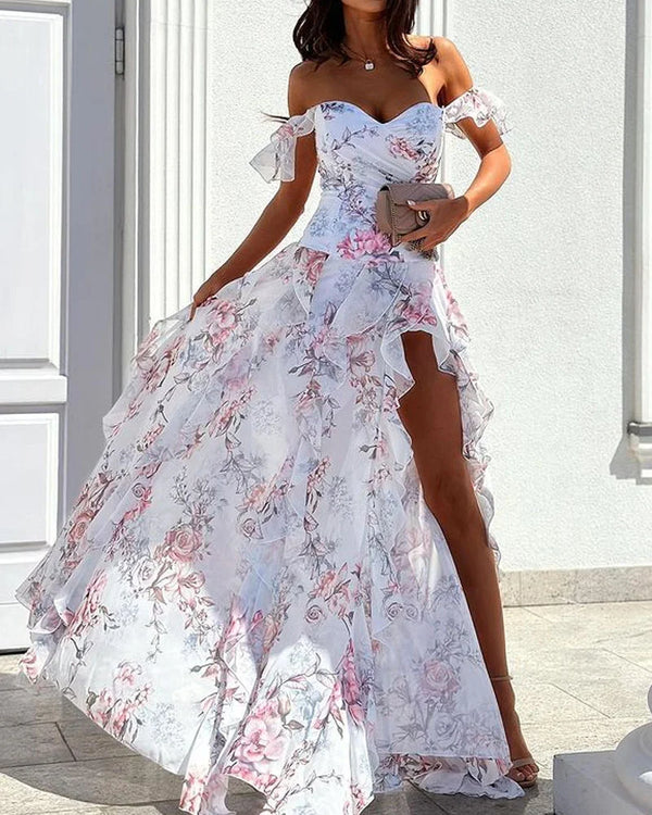 Floras Charme - Elegant off-shoulder-kjole med flæse og høj slids