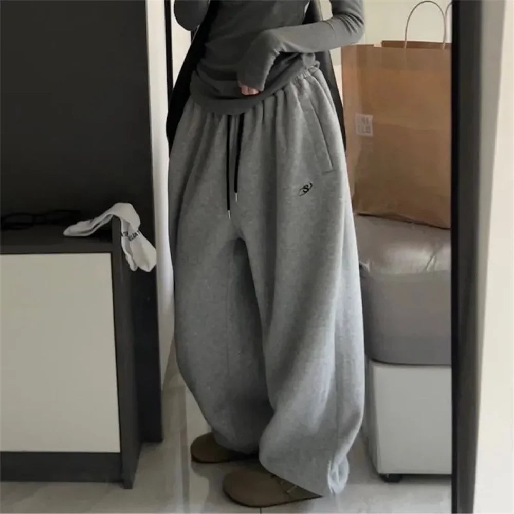 Freiburg | Damens Oversized Sweatpants | Grå