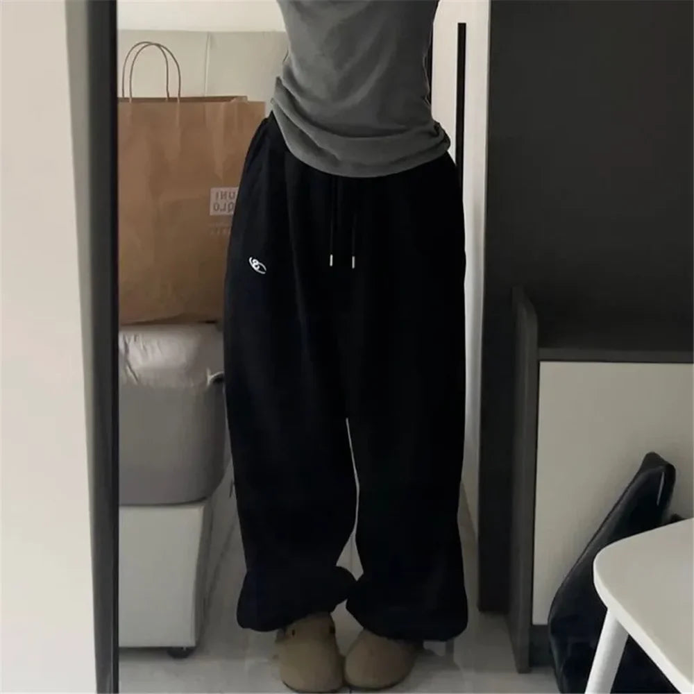 Freiburg | Damens Oversized Sweatpants | Grå