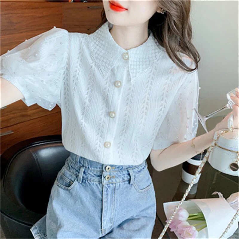 Elise - Elegant bluse med skjortekrave og perler Elegance