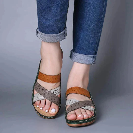 Amelia - Ortopædisk sandal med åben tå og kilehæl