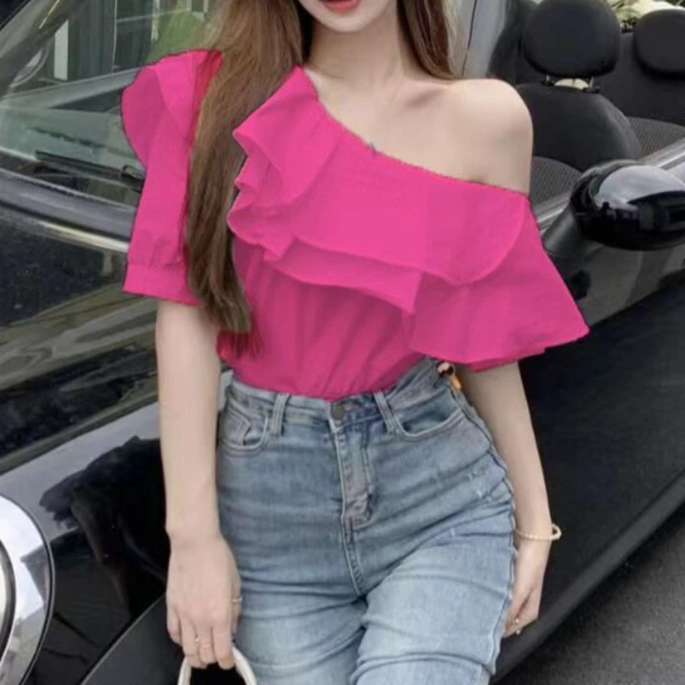 Sophia - Alsidig bluse med yndefulde flæser og off-shoulder