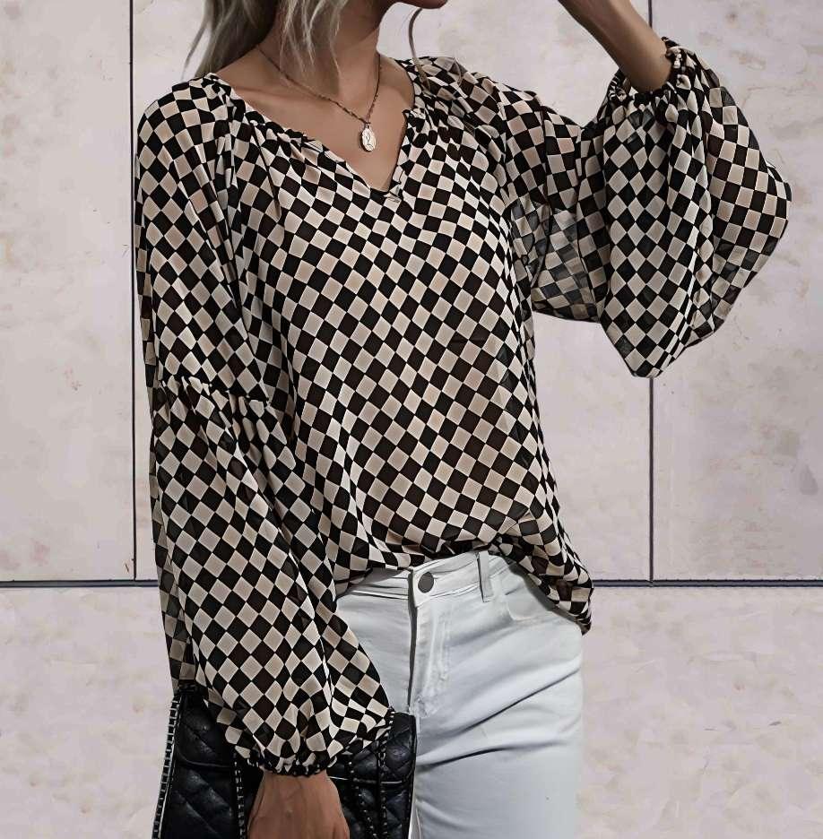 Amelia city chic: Elegant langærmet bluse med ternet mønster