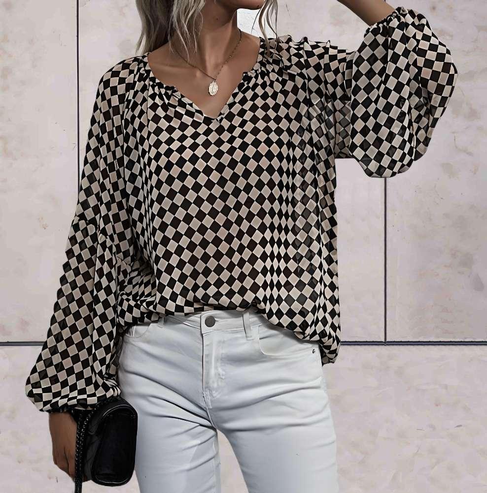 Amelia city chic: Elegant langærmet bluse med ternet mønster