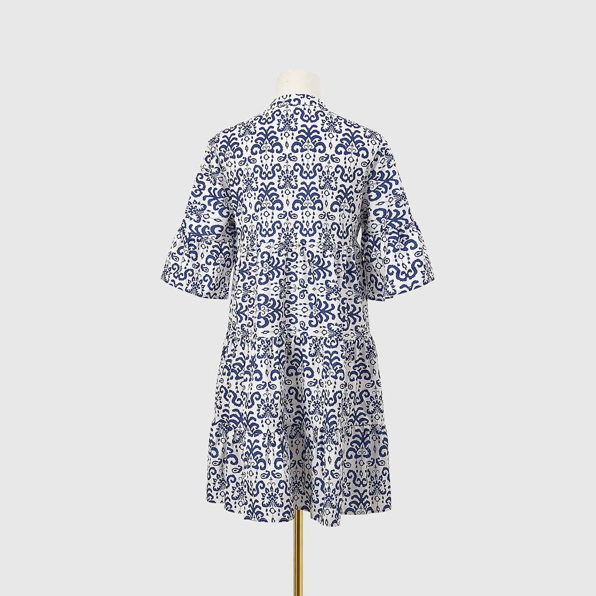 Mias - Kjole med blomsterprint og halve ærmer