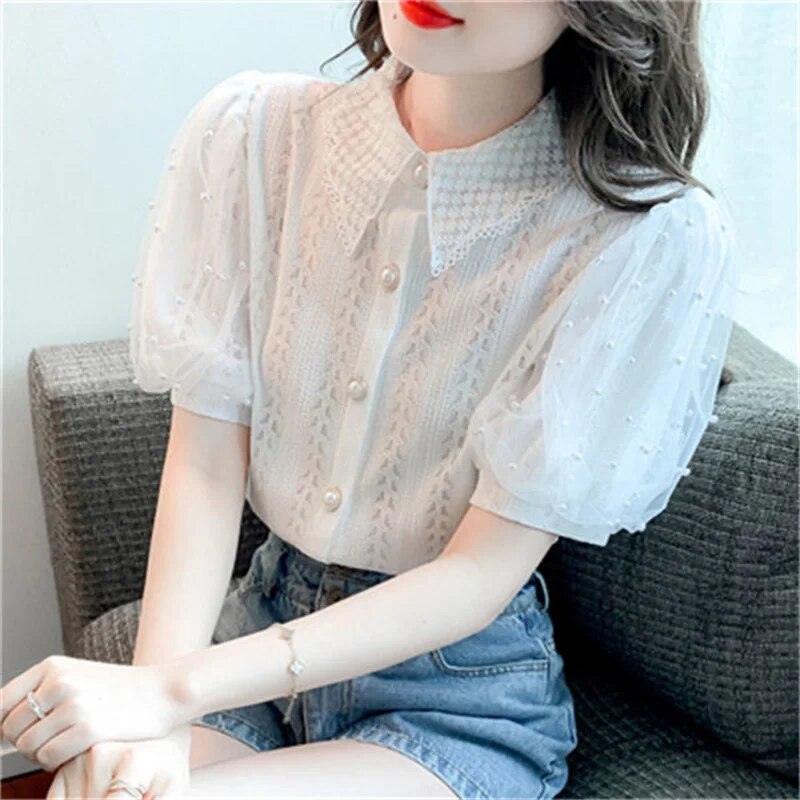 Elise - Elegant bluse med skjortekrave og perler Elegance