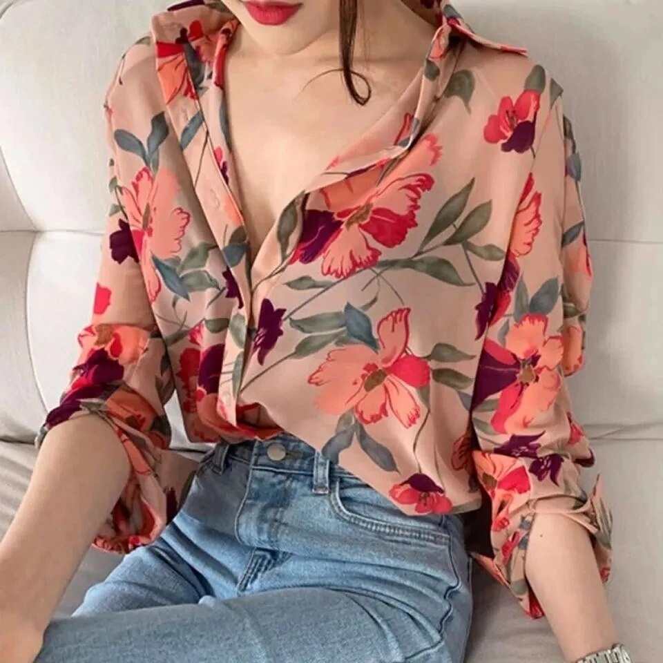 Florina - Knapbluse med blomsterprint og lange ærmer
